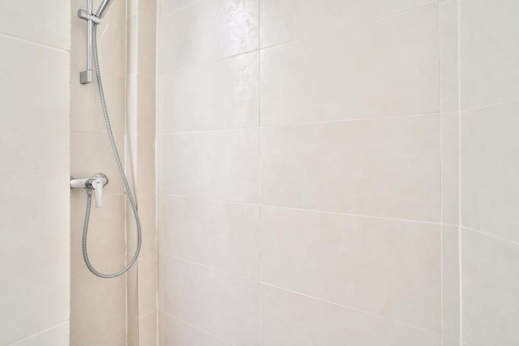 Gorgeous Near The Sacre-coeur & Montmartre Apartment Paris